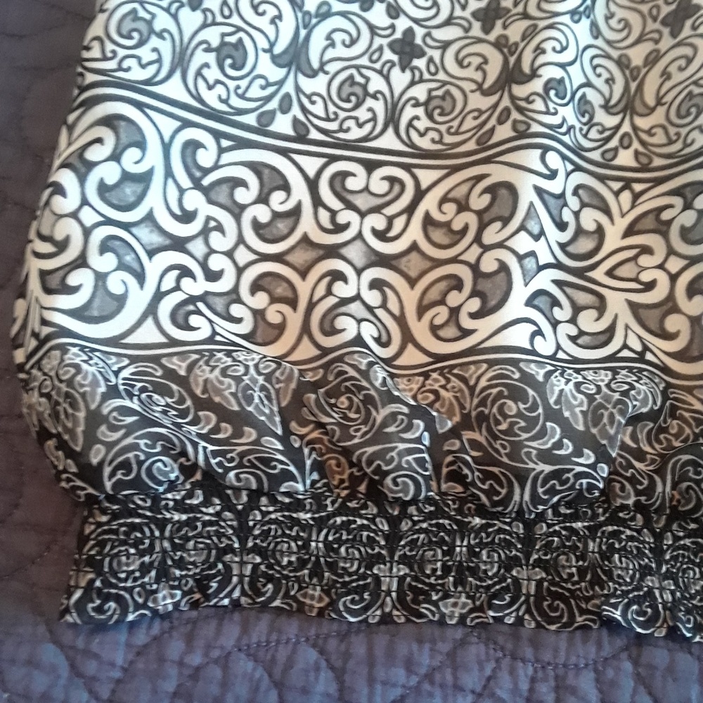 WHBM LIGHTWEIGHT PRINT TOP L - Picture 4 of 4